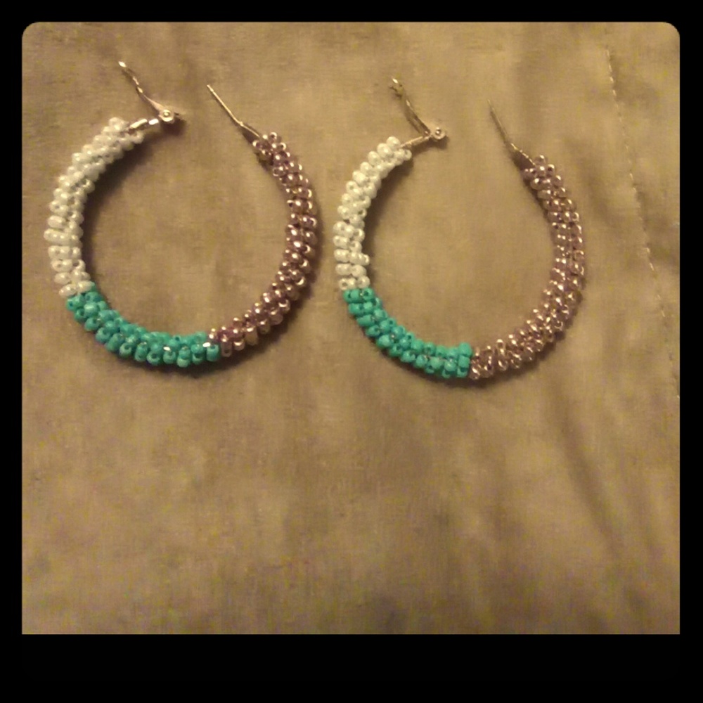 💋 Women's Tri Color Hoop Earrings NWT